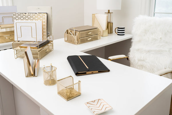 Cool Desk Accessories for Guys: A 2026 Styling Guide