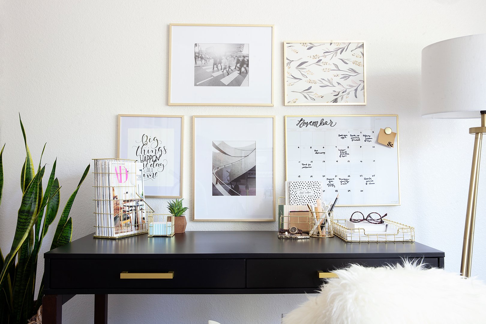 How to Organize Your Desk to Boost Your Productivity