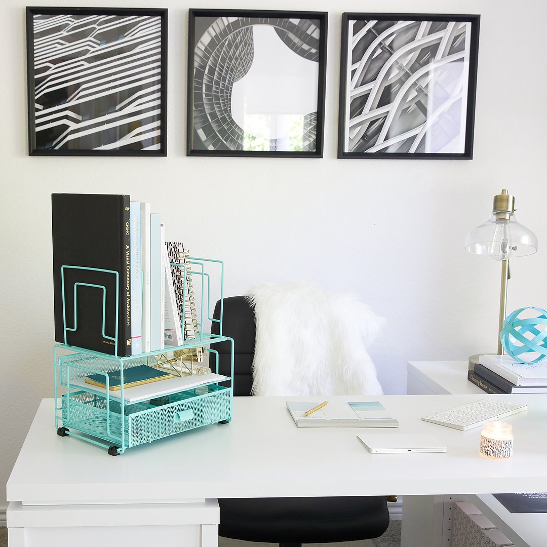 Design Your Modern Desk Set Up: From Chaos to Calm