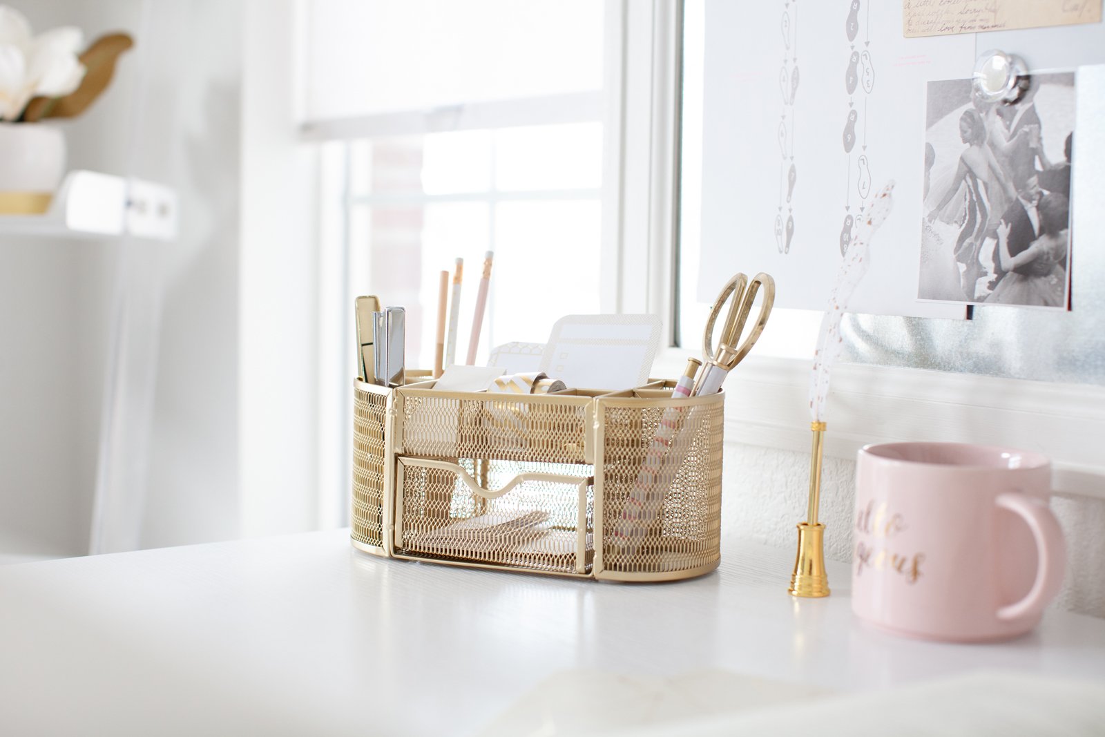 Modern Office Desk Accessories to Elevate Your Workspace